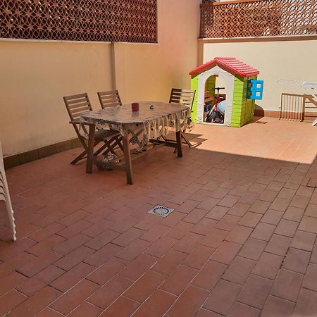 Incantevole Vacanza In Versilia Viareggio Bagian luar foto