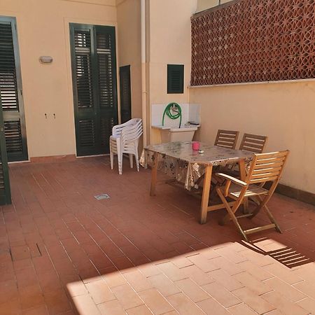 Incantevole Vacanza In Versilia Viareggio Bagian luar foto